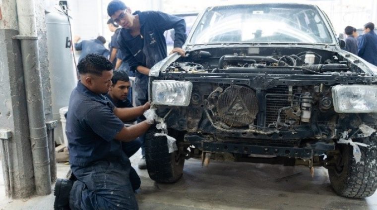 Pintura Automotriz Técnicas de enderezado