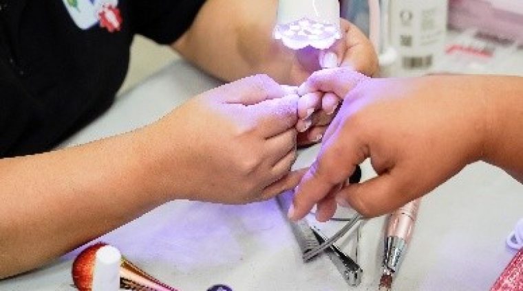 Curso 𝐁á𝐬𝐢𝐜𝐨 𝐝𝐞 𝐔ñ𝐚𝐬 𝐀𝐜𝐫í𝐥𝐢𝐜𝐚𝐬